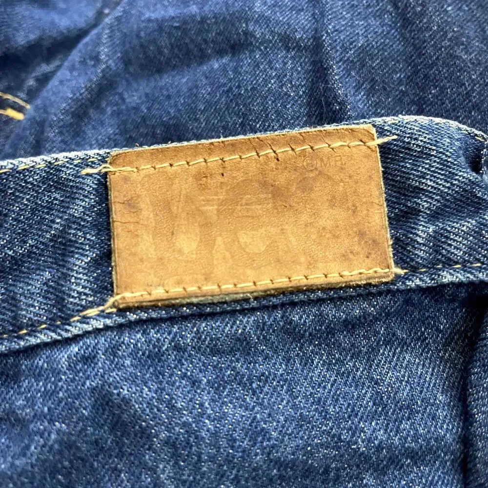 1980s Vintage Lee Jeans High Rise Yoke Tapered Straight Leg Mom Jeans 34